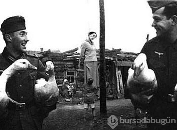 Tarihi fotoğraflara bir de böyle bakın