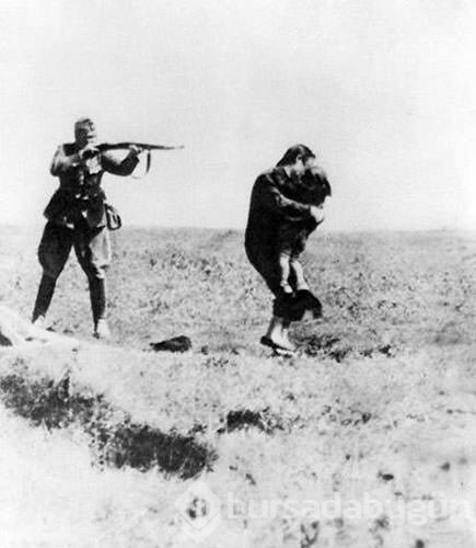 Tarihi fotoğraflara bir de böyle bakın