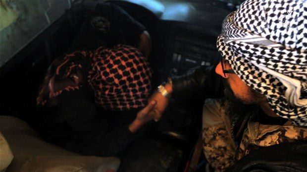 11 yaşındaki oğlunu 'canlı bomba' yaptı