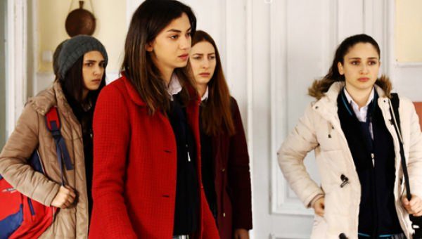 Kırgın Çiçekler günün birincisi