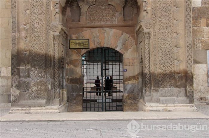 Selçuklu eserlerine "taş kanseri" tehdidi	