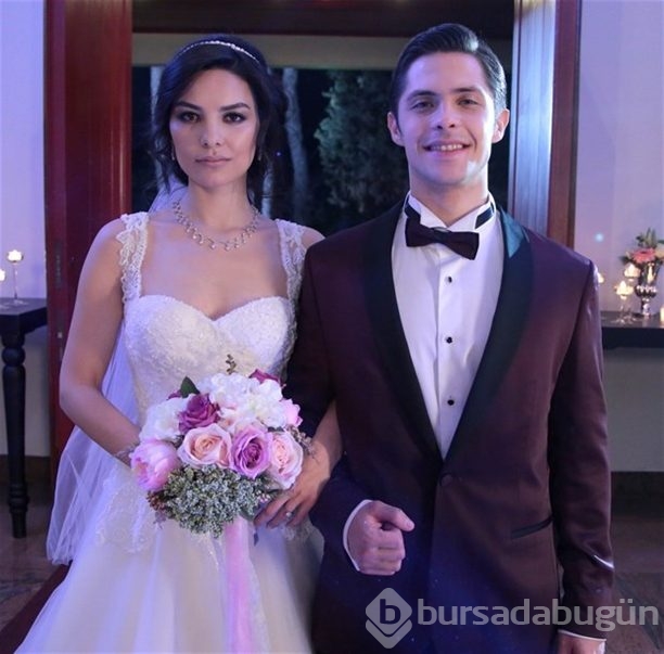 Burak Özçivit ile Neslihan Atagül'le harmandalı oynadı