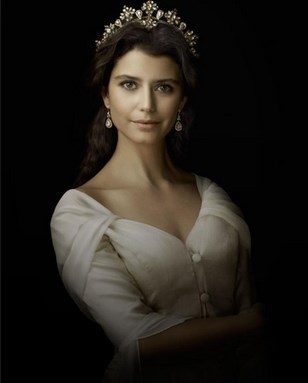 Kösem Sultan tarihte nasıl ölüyor?