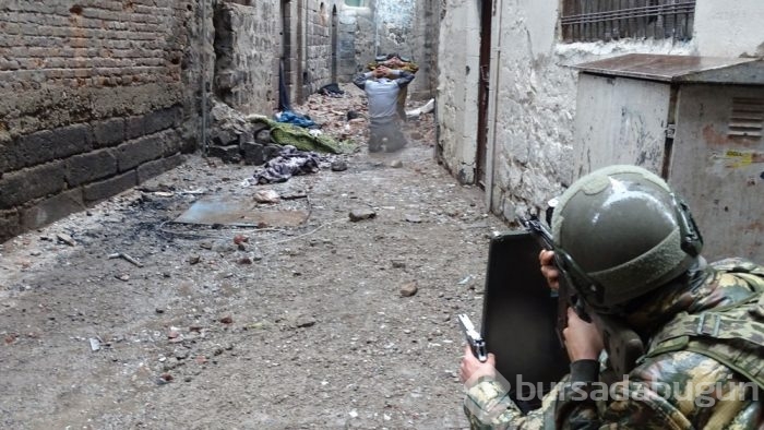 Sur'da teslim olma anları kameralara böyle yansıdı