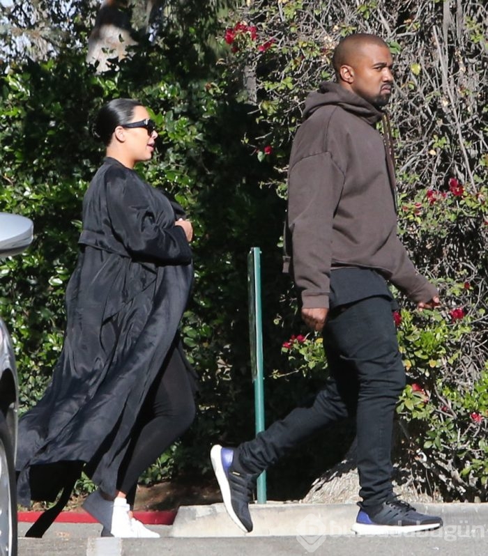 Kim Kardashian doğum kilolarını artık gizlemiyor	
