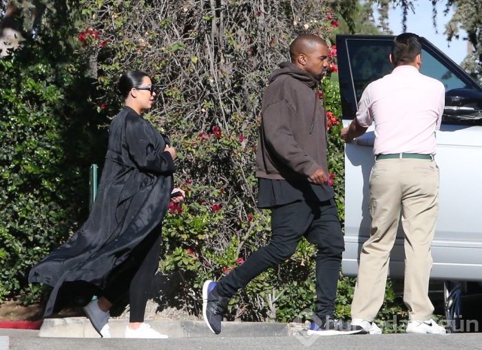 Kim Kardashian doğum kilolarını artık gizlemiyor	
