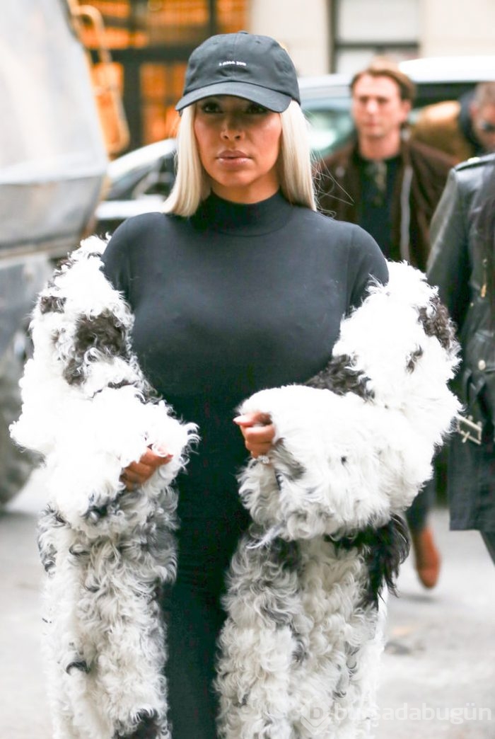 Kim Kardashian doğum kilolarını artık gizlemiyor	
