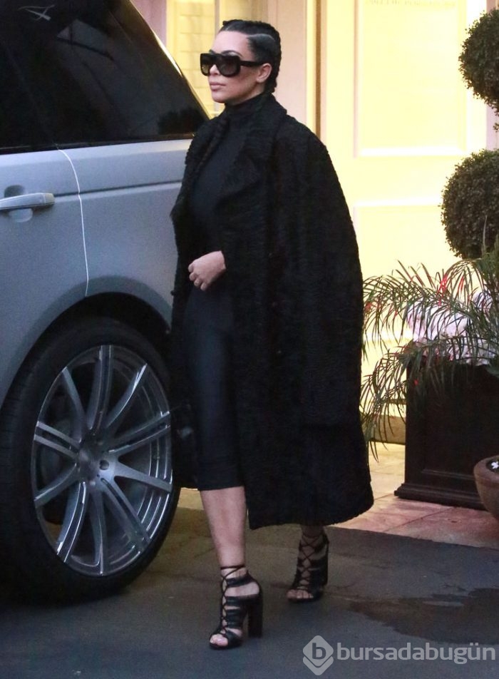 Kim Kardashian doğum kilolarını artık gizlemiyor	
