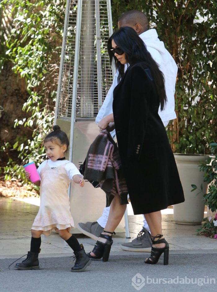 Kim Kardashian doğum kilolarını artık gizlemiyor	
