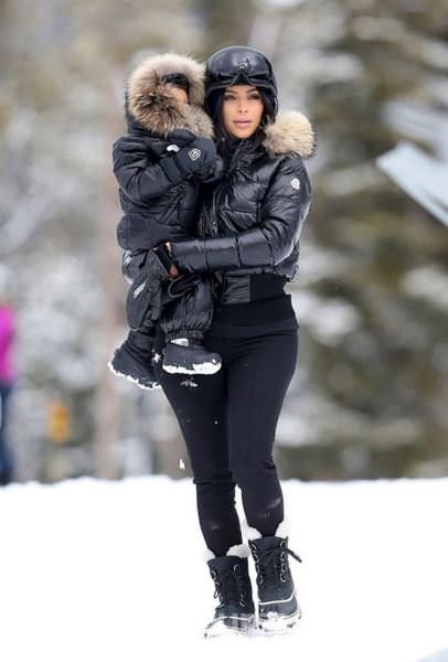 Kim Kardashian doğum kilolarını artık gizlemiyor	
