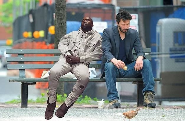 Ünlü şarkıcı uyuyakalınca Photoshop'tan nasibini aldı	
