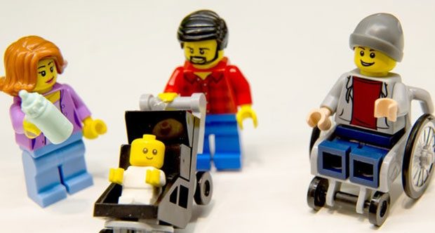 LEGO'dan çalışan anne, çocuk bakan baba!