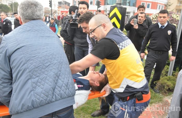 Bursa'da otobüsün çarptığı ambulans takla attı: 5 yaralı	