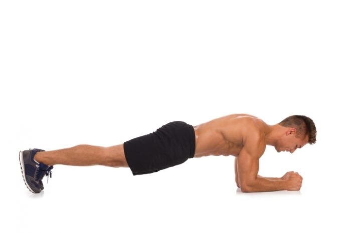 Karın kasları için mekik yerine plank yapın!