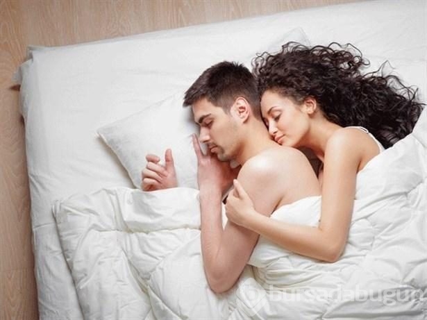 Yataktaki ''beden dili'' aşkınızı ele veriyor