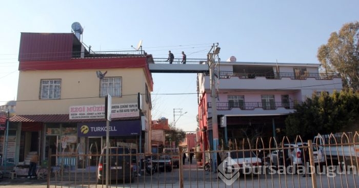Evden eve üst geçit	