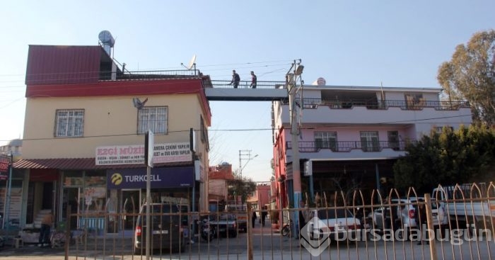 Evden eve üst geçit	