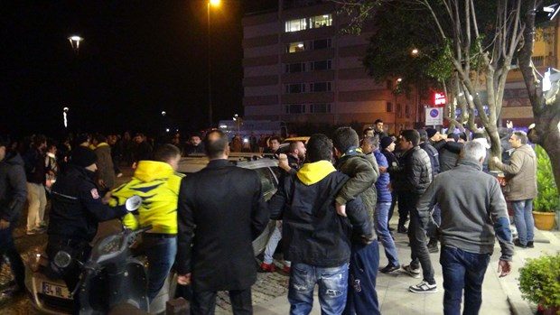 Derbi sonrası taraftarlar birbirine girdi