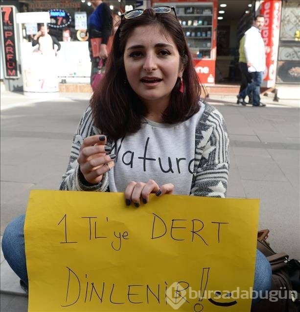 1 lira'ya sokakta dert dinliyorlar