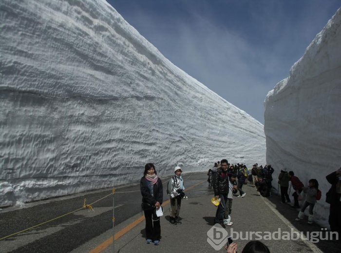 15 metre kar yağdı yollar kapanmadı!