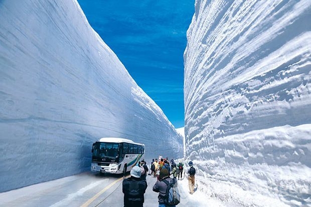 15 metre kar yağdı yollar kapanmadı!