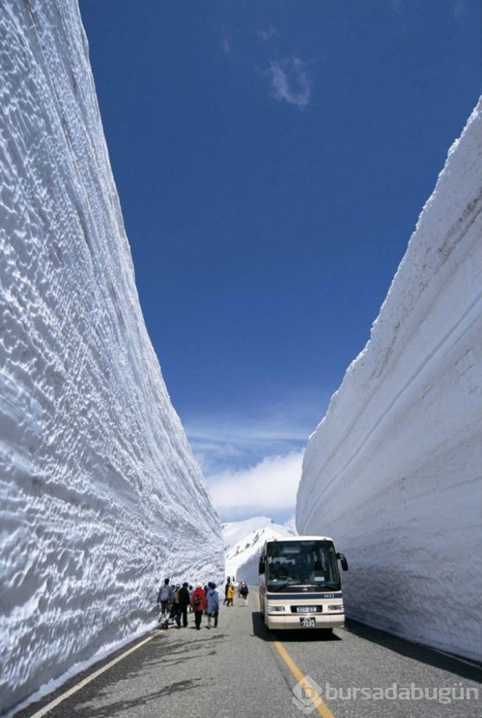 15 metre kar yağdı yollar kapanmadı!