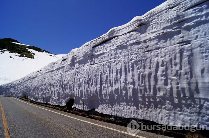 15 metre kar yağdı yollar kapanmadı!