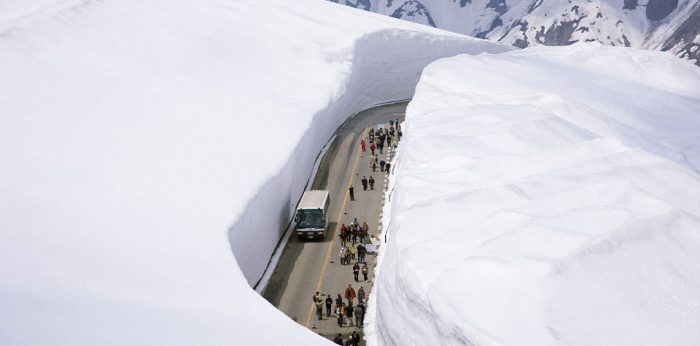 15 metre kar yağdı yollar kapanmadı!