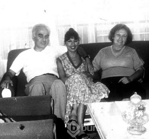 Sezen Aksu'dan annesine son görev