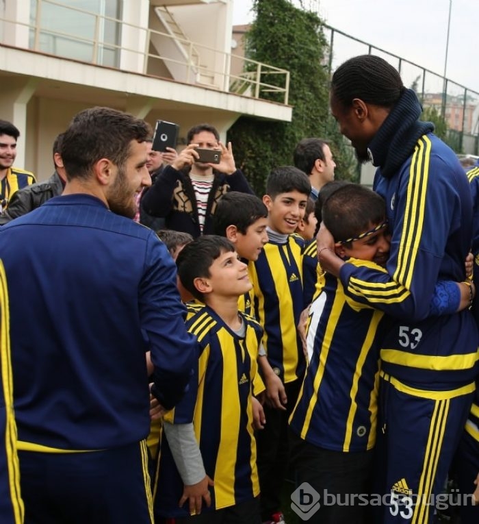 Sur'dan gelen çocuklar Fenerbahçe antrenmanında