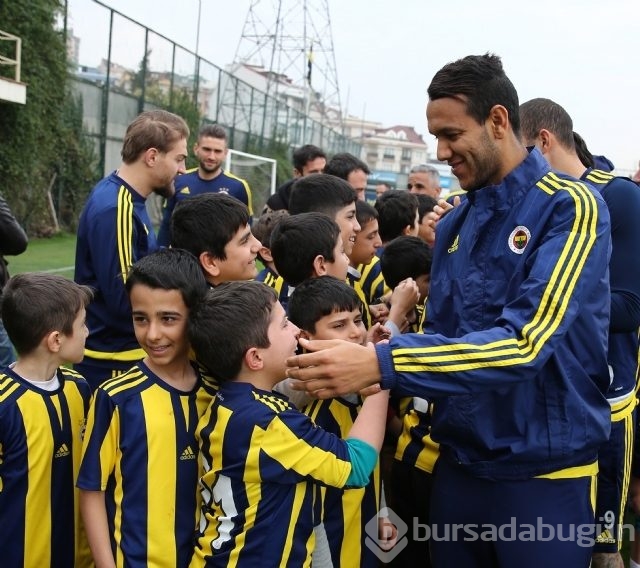 Sur'dan gelen çocuklar Fenerbahçe antrenmanında