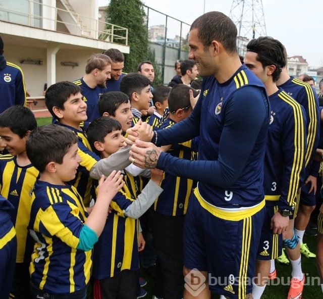 Sur'dan gelen çocuklar Fenerbahçe antrenmanında