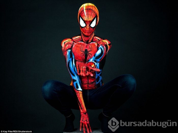 Süper kahramana dönüşen ressam
