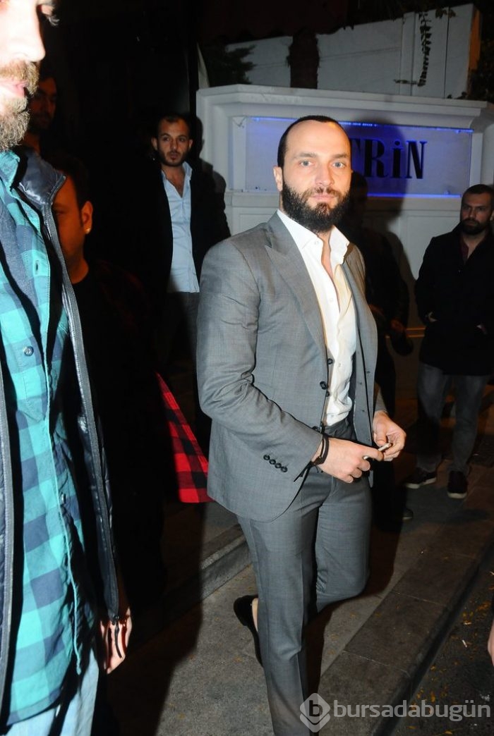 Ünlü popçu evini gece kulübüne çevirdi	