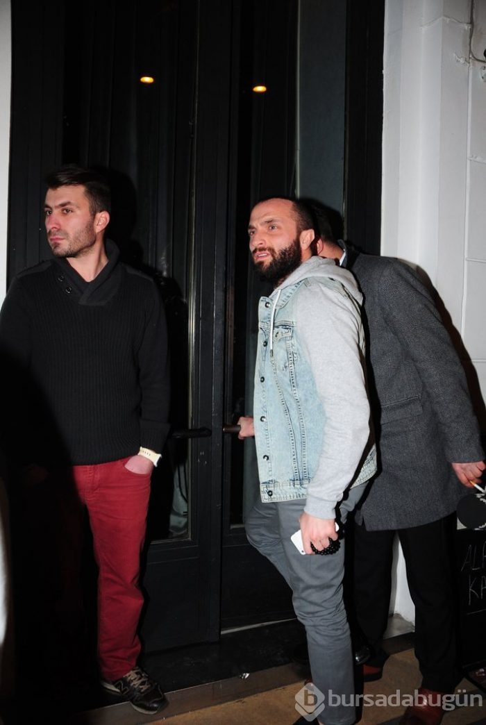 Ünlü popçu evini gece kulübüne çevirdi	