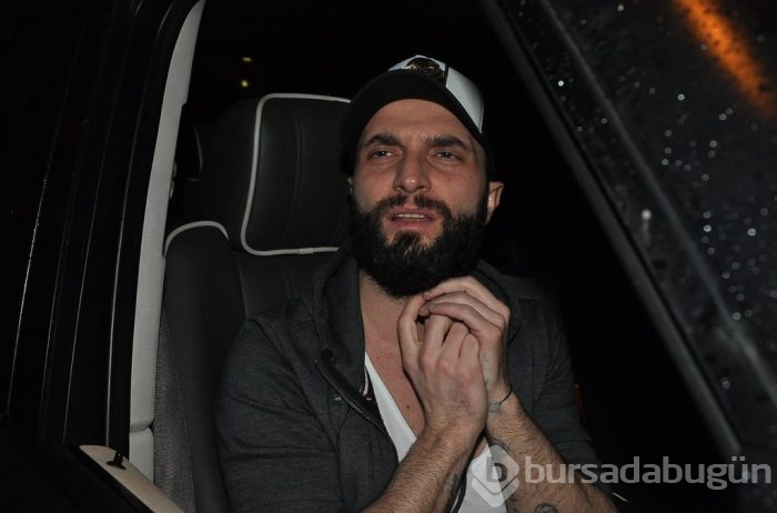 Ünlü popçu evini gece kulübüne çevirdi	