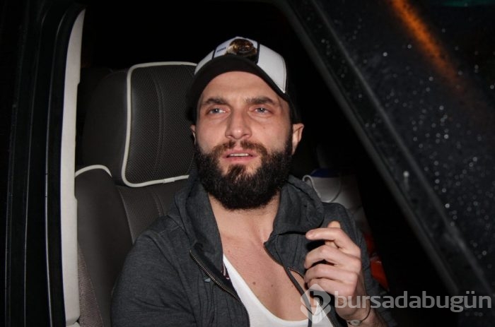 Ünlü popçu evini gece kulübüne çevirdi	