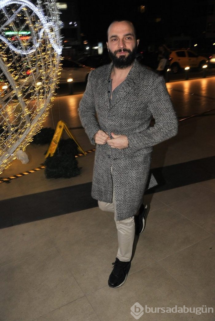Ünlü popçu evini gece kulübüne çevirdi	
