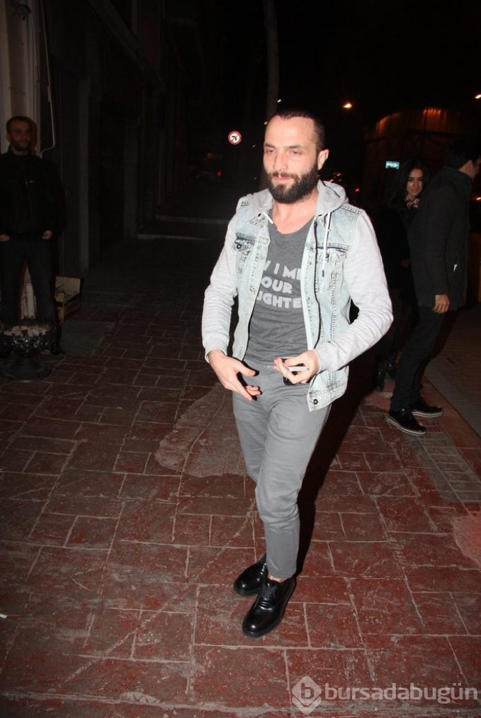 Ünlü popçu evini gece kulübüne çevirdi	