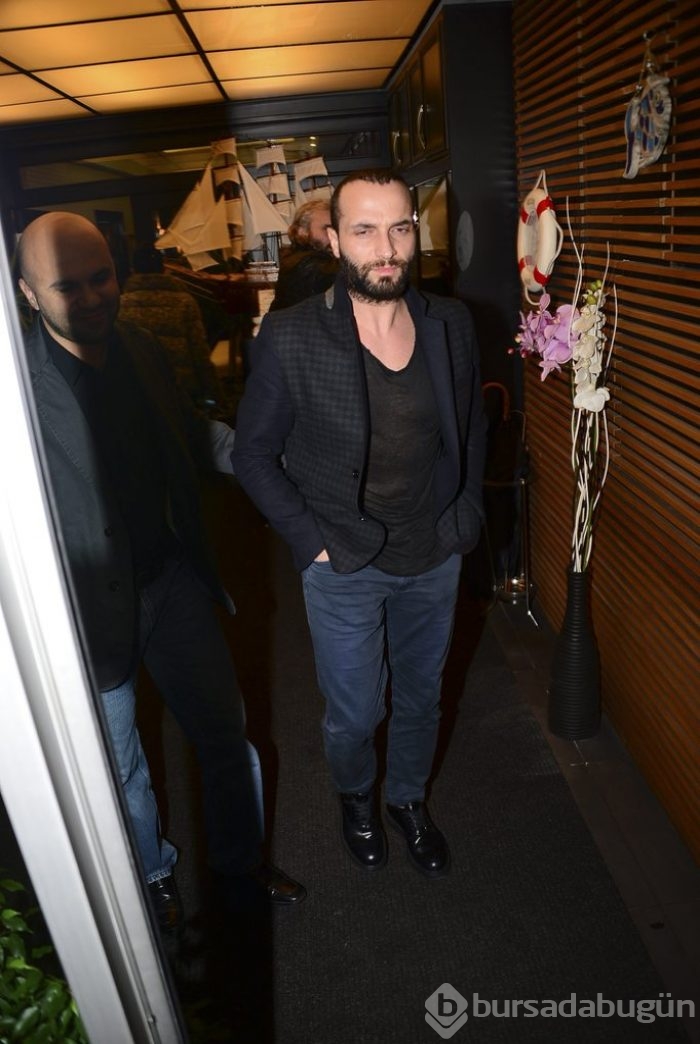 Ünlü popçu evini gece kulübüne çevirdi	