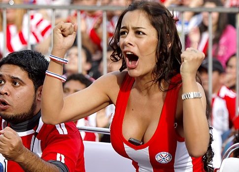 Larissa Riquelme'nin yatak sırları....