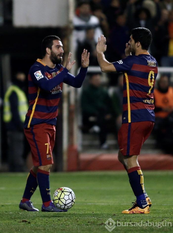 Arda Turan Barcelona'daki ilk golünü attı
