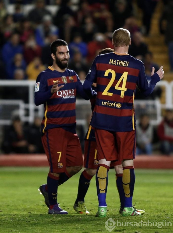 Arda Turan Barcelona'daki ilk golünü attı