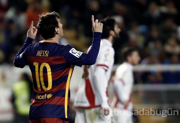Arda Turan Barcelona'daki ilk golünü attı