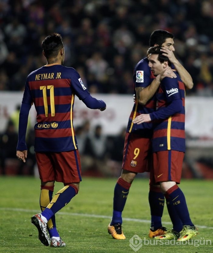 Arda Turan Barcelona'daki ilk golünü attı