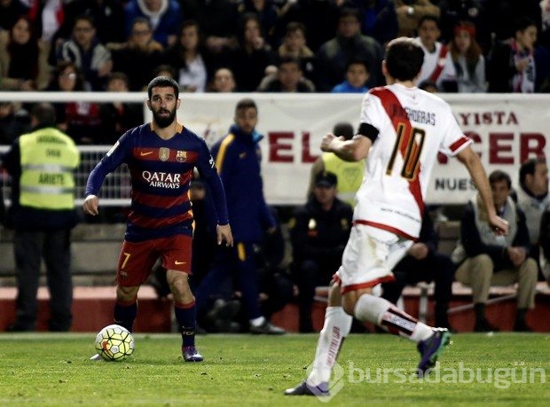 Arda Turan Barcelona'daki ilk golünü attı