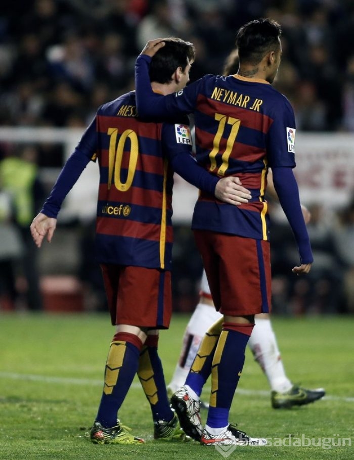 Arda Turan Barcelona'daki ilk golünü attı