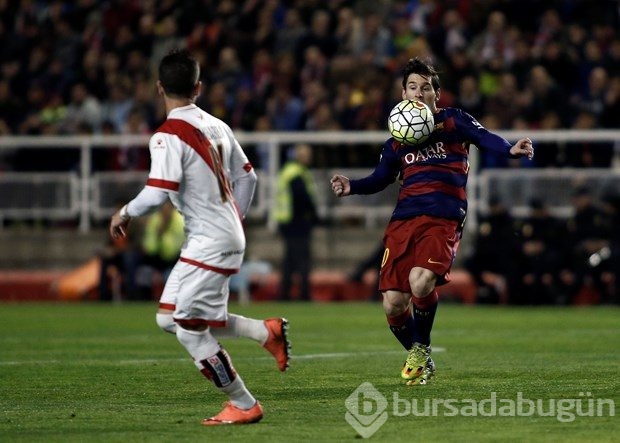 Arda Turan Barcelona'daki ilk golünü attı