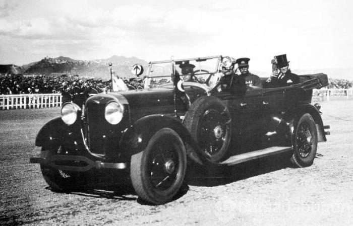 Atatürk'ün makam aracının benzerini yaptı