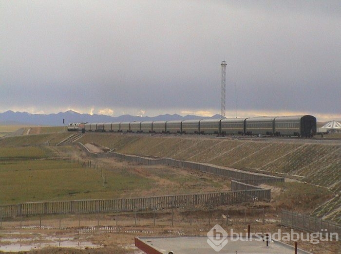 Dünyanın zirvesine giden tren